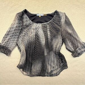 Sioni Black and Gray Patterned Blouse